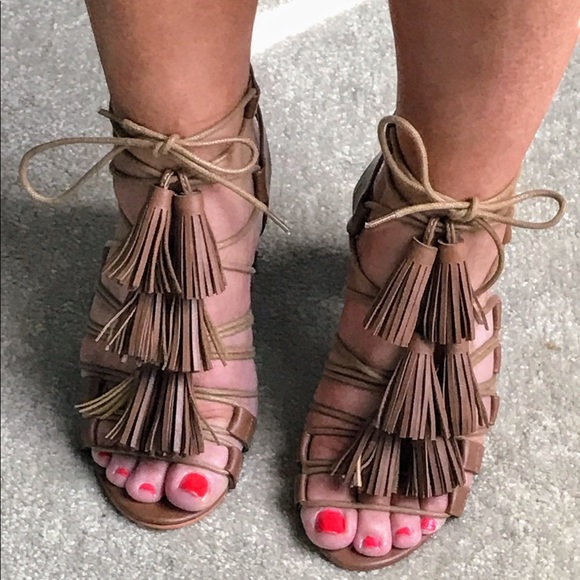 eye candie Shoes - NWOT BROWN TASSLE HEELS